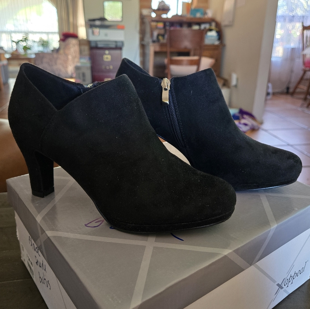X-Appeal Black Suede Booties